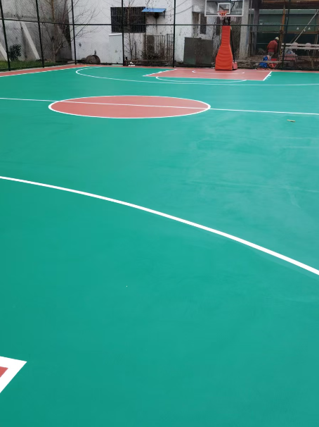 排浦镇 球场长期使用易出现地面开裂